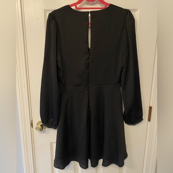 Express. Long Sleeve Black Dress. Size Medium. 🖤 - Picture 2 of 9